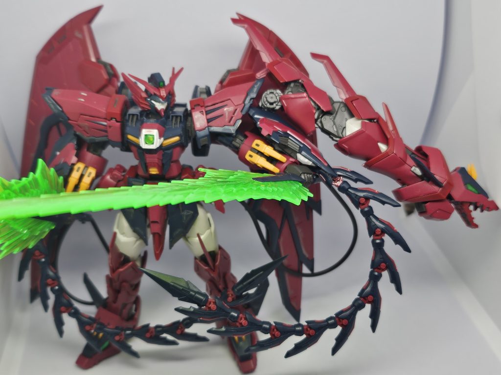 ドラゴンハングとしては伸びずに噛み付くシェンロンガンダムEWの様な機構ですね!撮影ブースにはいr。。。。w