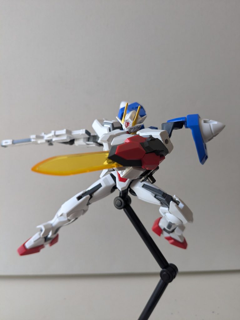 腕に第二形態のバックパックに付いてたシールドを持たせたり