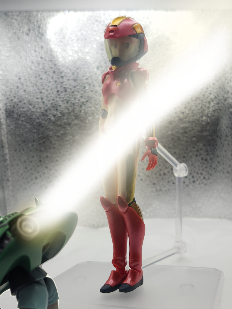 とりあえず...ギリおセンシティブ判定回避出来る事を信じて、ビグ・ザムさんに謎の光もとい粒子砲撃って貰ってお披露目です。 