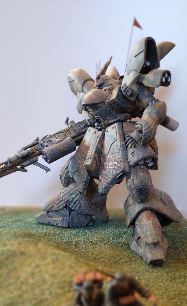 1月下旬…(まじで仕上げないと…)やる気残量5%……迷彩描き入れ→つや消しスプレー→点々描き込み→つや消しスプレー→汚し=何度も墨入れ(絵具+TAMIYA)→つや消しスプレー→汚し=TAMIYA墨入れ→翌日気に入らないので汚れ落とし→また墨入れ………こんな感じで仕上げてしまいました…結局のところ、陰影をつけやすいTAMIYA墨入れに頼るところところとなり、己の未熟さを知るところとなりました……あーお腹いっぱいすぎーあーもーもうお腹いっぱいー