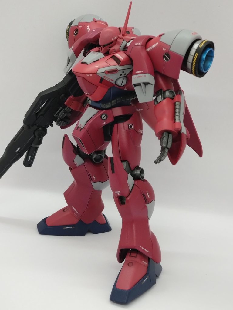 初代マクロスに出てきそうなデザイン。