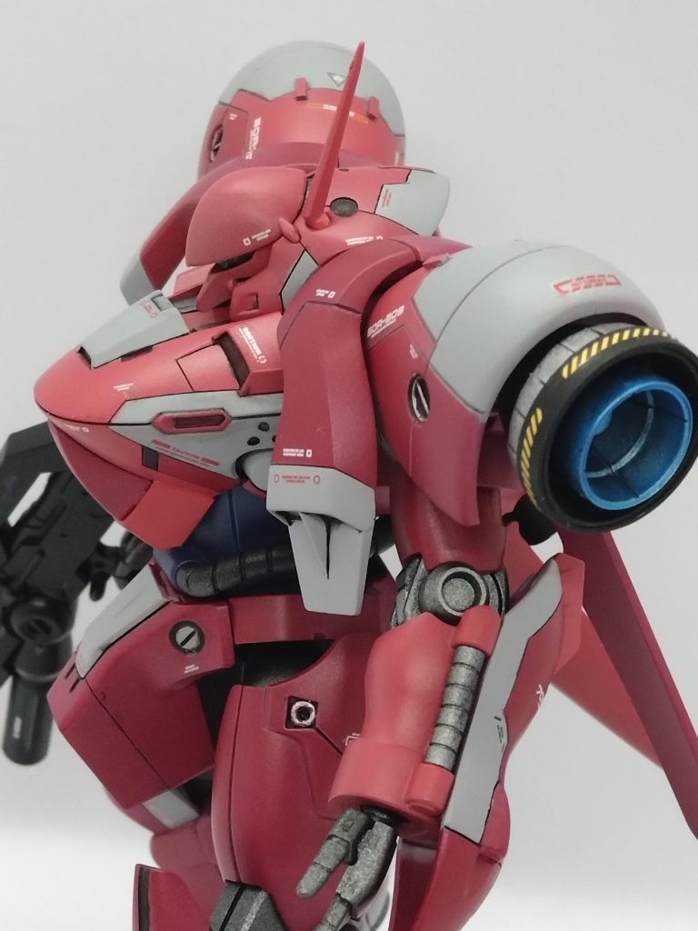 バーニアが寂しい感じだったので、若干の形状変更。赤を2色で色分けしたのですが、分かりづらいですね〜