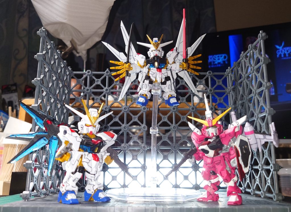 同シリーズのストフリ、インジャと撮影 マイフリとストフリが揃うのはありえないはずですが、アカツキ島の地下ならもう1機あっても、もう驚きません 逆にアカツキ島の存在が自由なカスタムの可能性を産むと思います