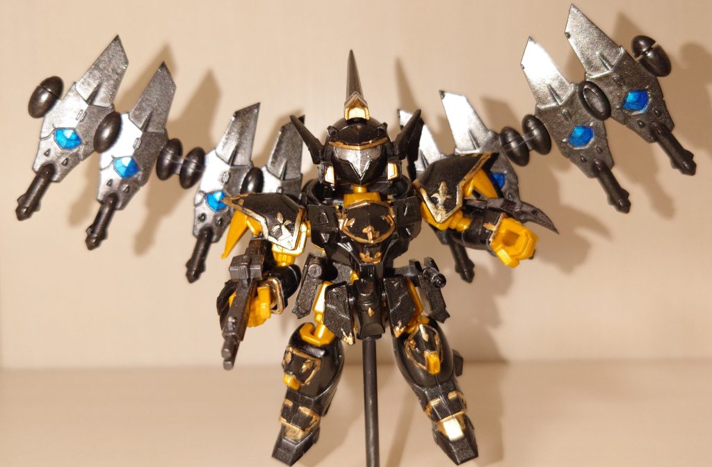 ランナーごと黒スプレー塗装 切り離してゲート跡をガンダムマーカー黒で塗り塗り 装飾部分は細筆で手塗り…これが○眼●しで でも苦労したかいはありました