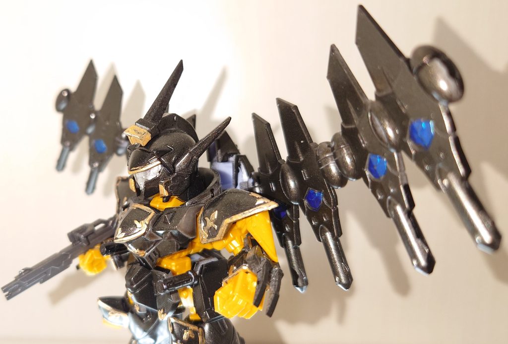 顔が違うとか、剣が短いとか色々言われていますが、自分色に染めてしまえばいいのです フレームはABS素材なのでそのまま使っています