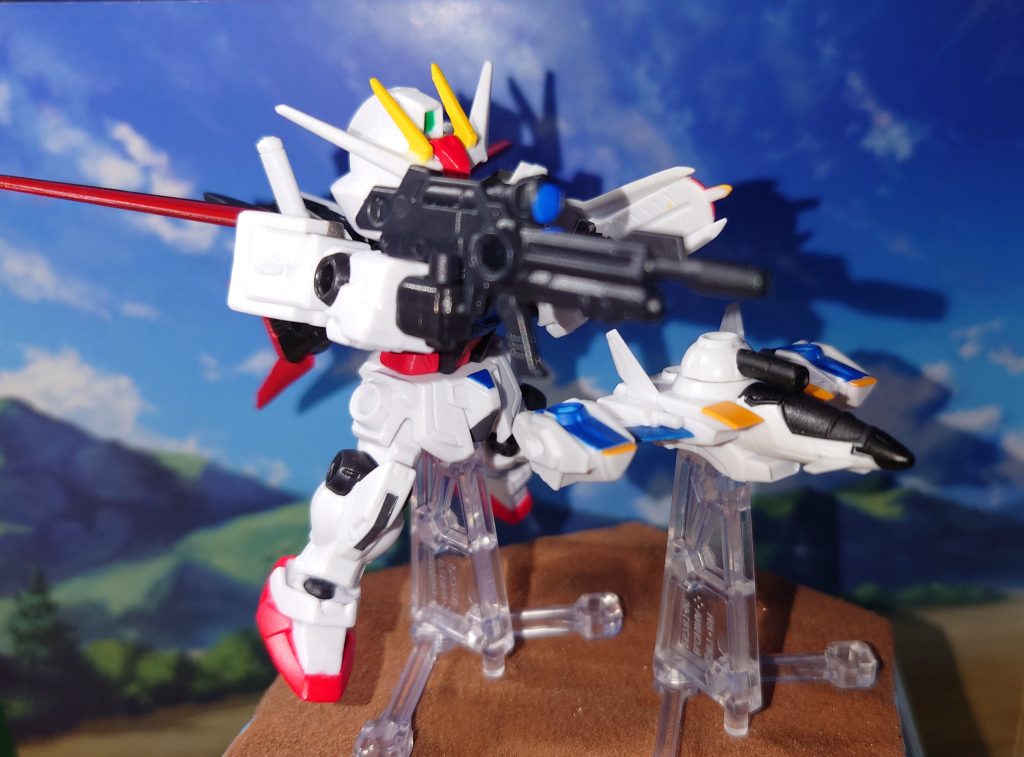 足元は自作のﾍｷｻｺﾞﾝ台座（砂漠風）　フェイスが隠れちゃいましたね