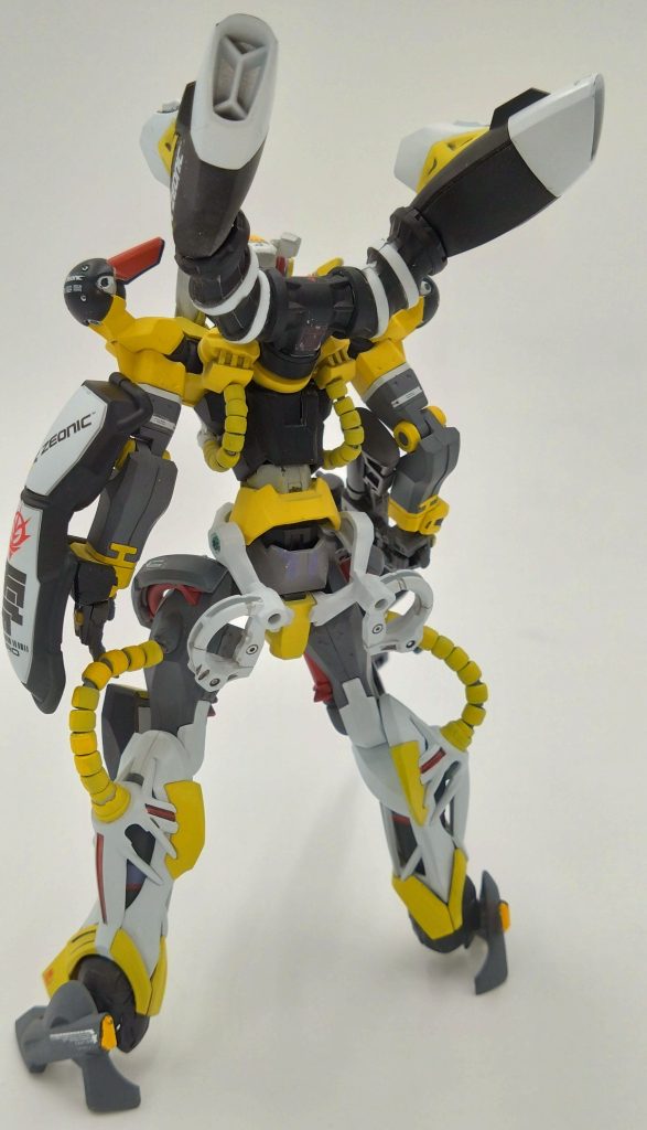 テストパイロットはフラナガンスクール出身のメグミ・アヤナミ中尉(CV林原めぐみ)で後のガンダムヘッドタイプのパイロットエグザべ少尉の先輩にあたる。テスト実験中に何もかの雇われ傭兵集団12機のMS軍団に襲撃され彼女はたった一機で12機のMS集団を3分で撃墜したというう逸話があるとか・・・