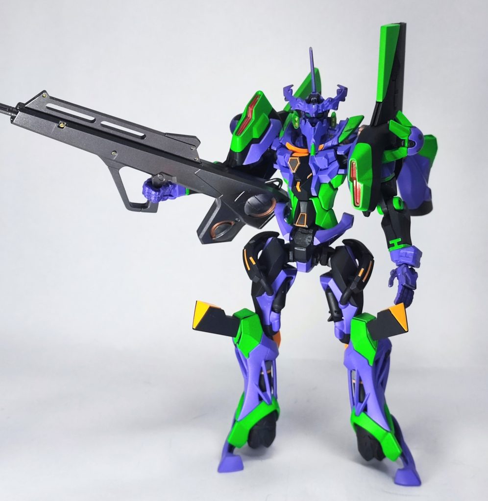 続いてエヴァ初号機から拝借した武装