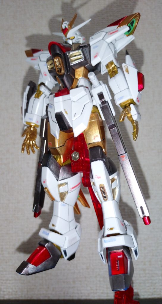 見上げるガンダム結構好きな画角です