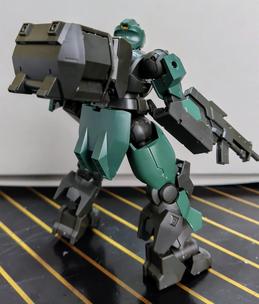 兵員輸送用コンテナを装備しているこちらがB装備です