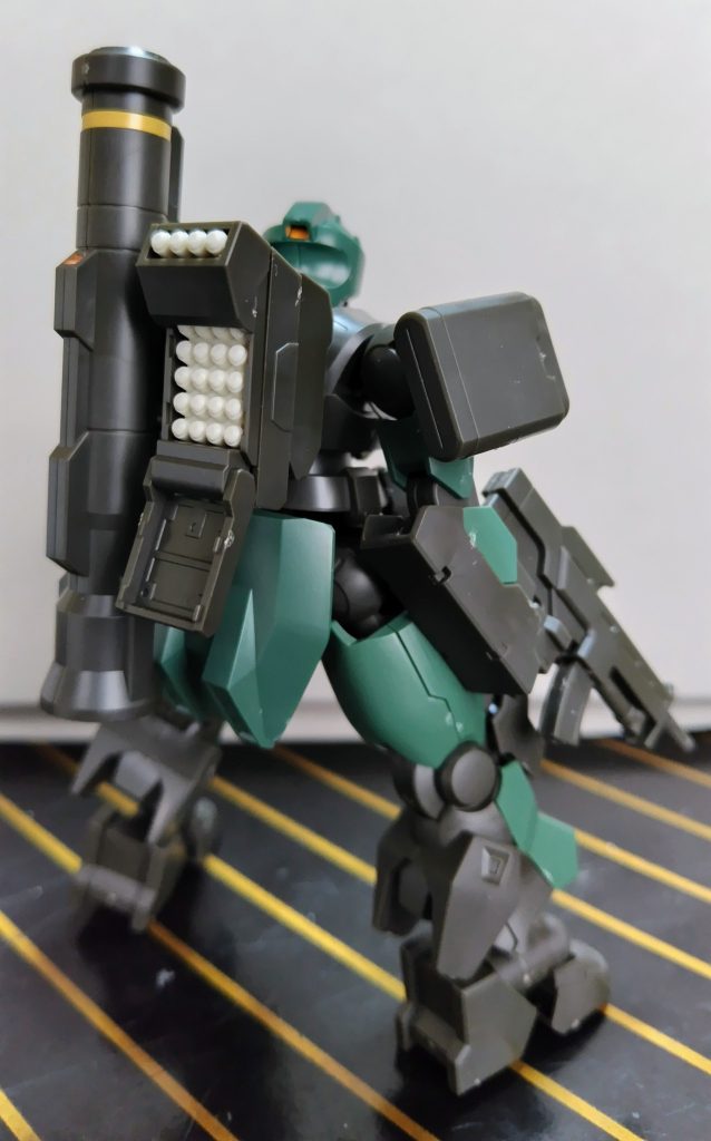 フル装備になっているのが、C装備だそうです。尚、指揮官機はシールドにイエローのラインが入っているそうですが、今回は貼っていません。