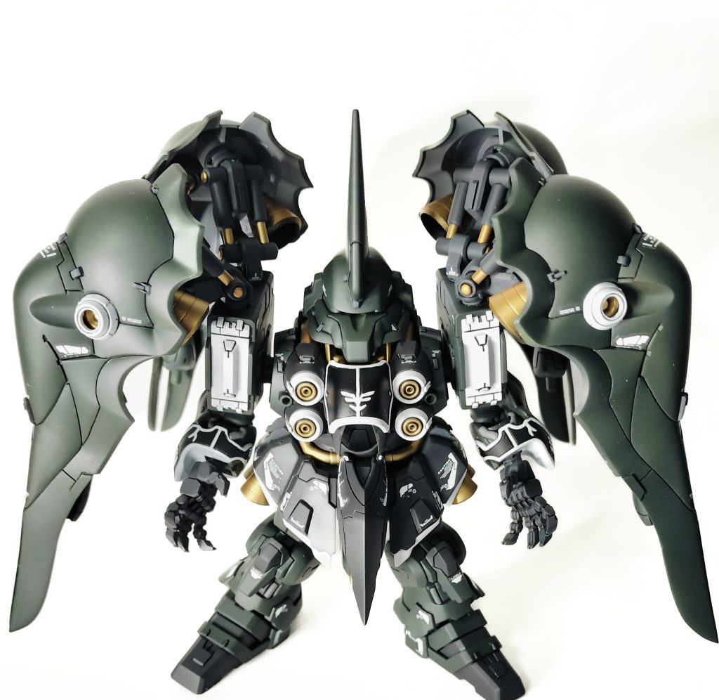 腰、足の延長足は太ももをスクラッチして、ヒザ関節を追加肩バインダーのシリンダーをスクラッチして、バーニア追加ハンドパーツ変更