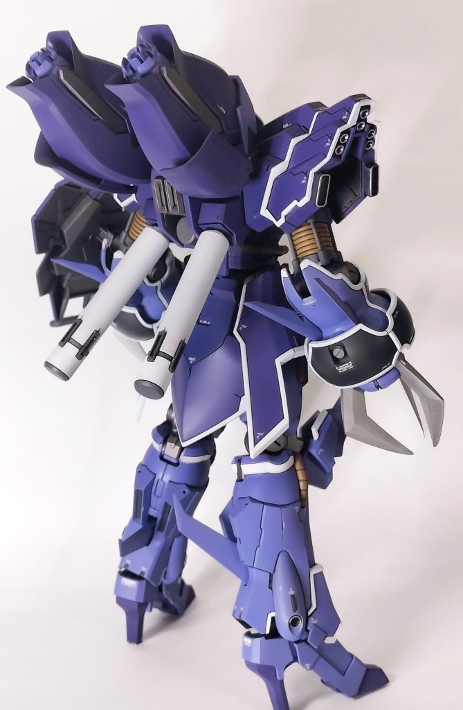 肩アーマー裏に裏打ちとトラスフレーム追加シールド裏とスカート裏もトラスフレーム追加使用カラーエヴァダークパープルエヴァパーグレー胴体:ジャーマングレーエングレ:ニュートラルグレーⅤフレーム:焼鉄色パイプ:RLM79サンドイエロードイツ空軍機上面色艶消し:スーパースムースクリアー黒は使わずジャーマングレーが一番暗い色になるようにしていますなどなど