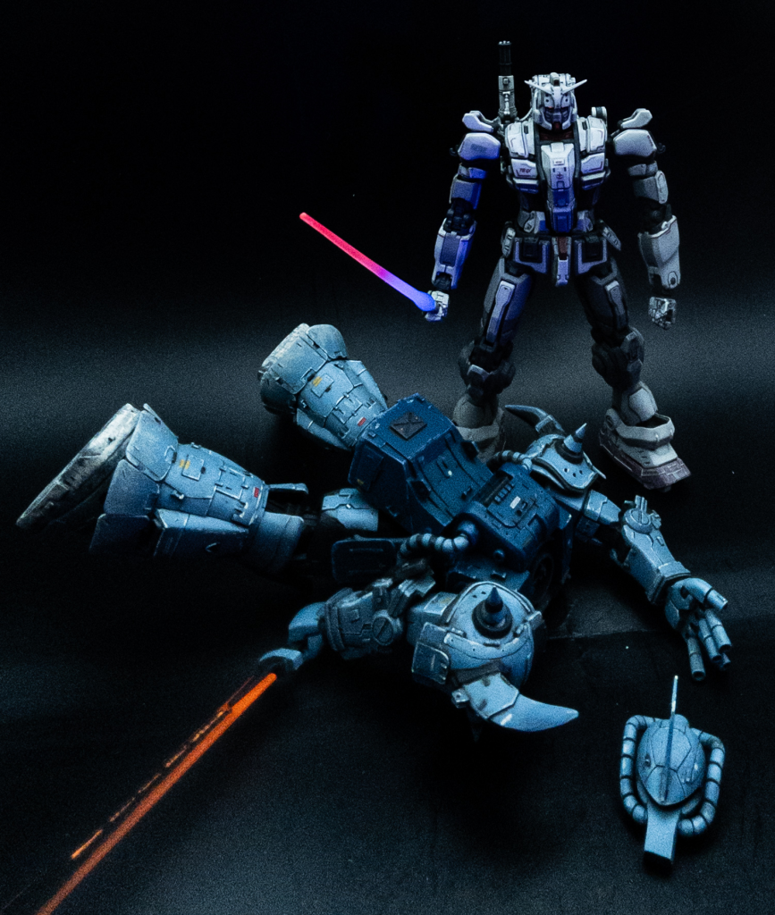 も虚しく首チョンパ😱ジオン視点のガンダムって素組みでもこんなに怖いんだなぁって感じてもらえたら幸いです😆