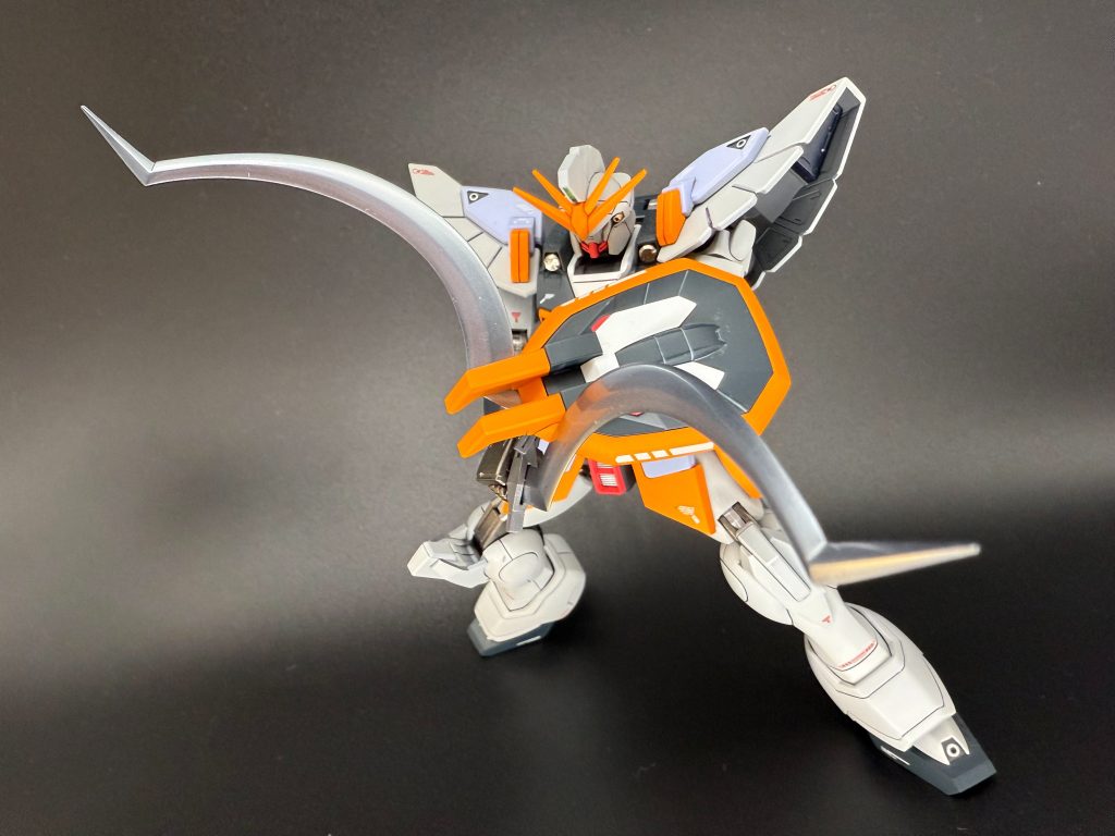 ブッピガン。以上、HGサンドロックでした。放送当時、旧キットを切り刻んでヒートショーテルを振り下ろしたポーズを再現しようしとしたのはいい思い出です。上手くいきませんでしたが。最後までご覧いただきありがとうございました(gundam-kao6)ブッピガン。