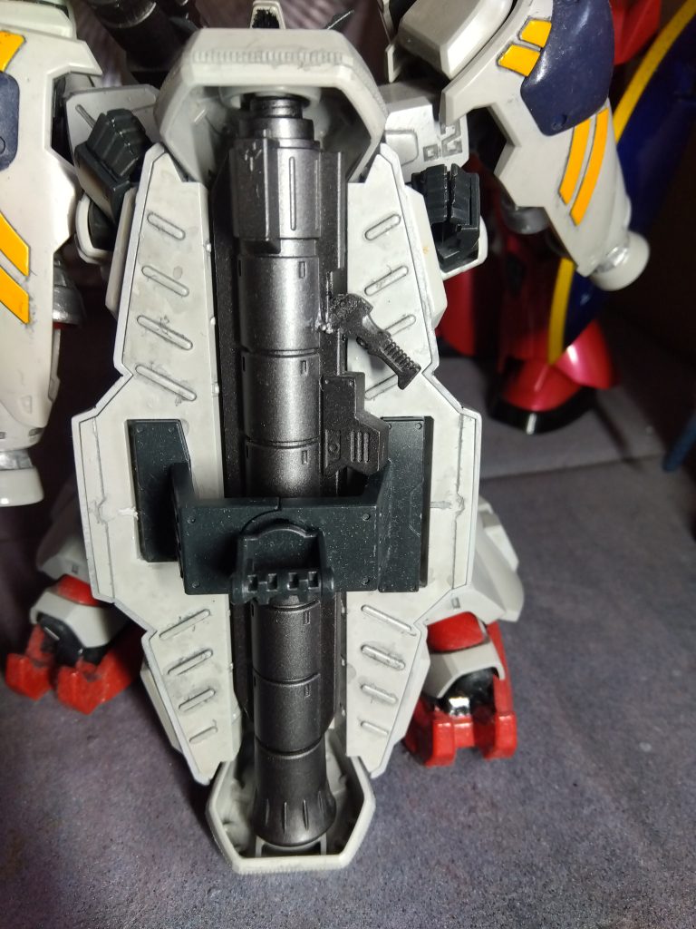 武器については、バズーカのグリップが可動。シールド裏は墨入れ程度にとどめていましたが、この位がうるさくなくて良いかなと思います。0083シリーズのガンダムは、これとステイメンだけで、ゼフィランサスはRGとなります。(ガーベラ・テトラは店頭で見たことがありません。)