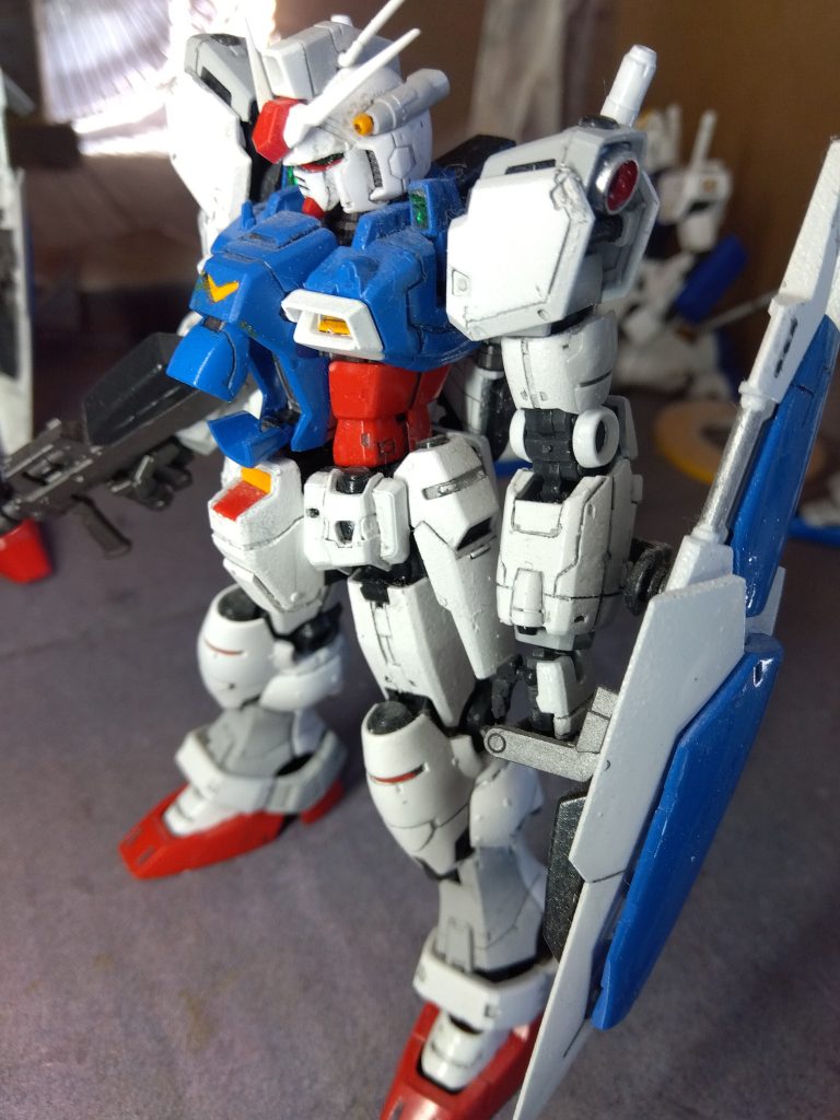 とはいえ、関節の調整が難しいので、下手なポージングもできず、コアファイター分離も見送りです。