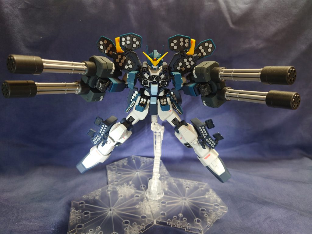 モビルスーツ型移動式火薬庫–2枚目/制作者：KNZ