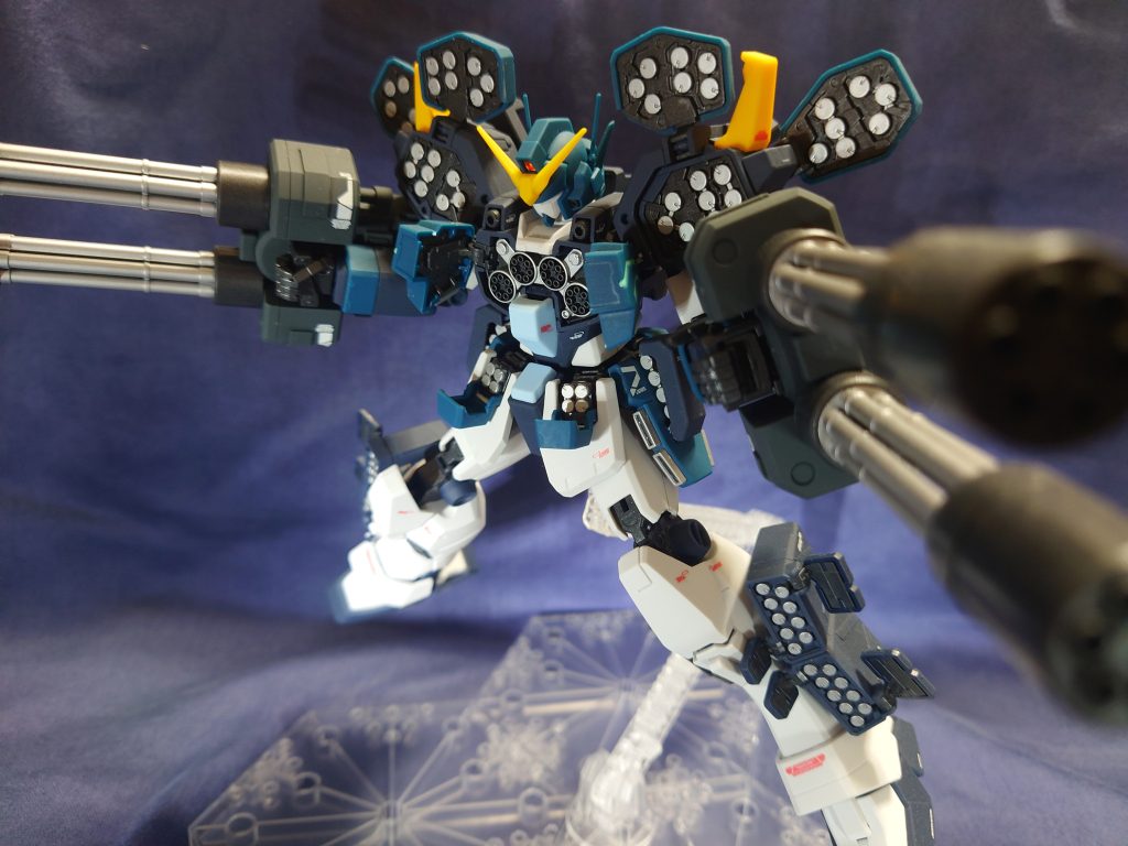 モビルスーツ型移動式火薬庫–3枚目/制作者：KNZ