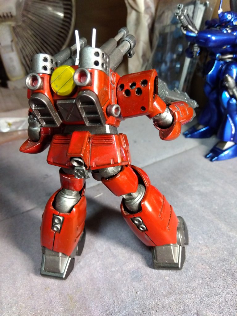 肩とバックパックの穴は全て開口してあります。