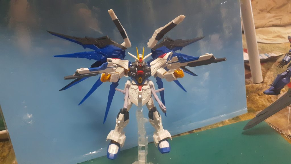 最後はハイマットフルバーストで決めたいと思います。なんか「ガンダムSEEDスピンオフ偽りの翼」とか出来そうな感じです。ブンドドはほどほどに\(_ _)