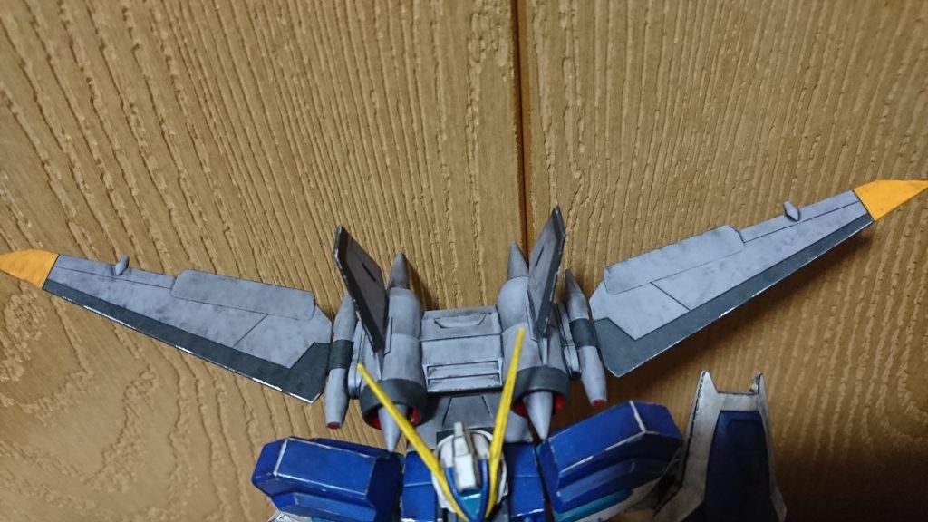 本体よりジェットストライカーやシールドの塗り分けがかなりしんどかったですが出来上がった時の達成感は感動( ;∀;)