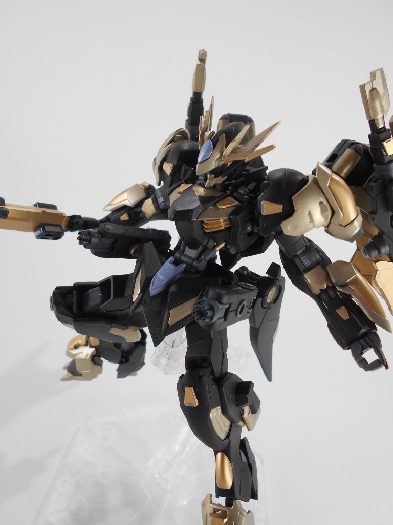 腰部ビームガトリング、「ペーティラ」。「ペーティラ」はギリシャ語で「輝石」のアナグラムです。