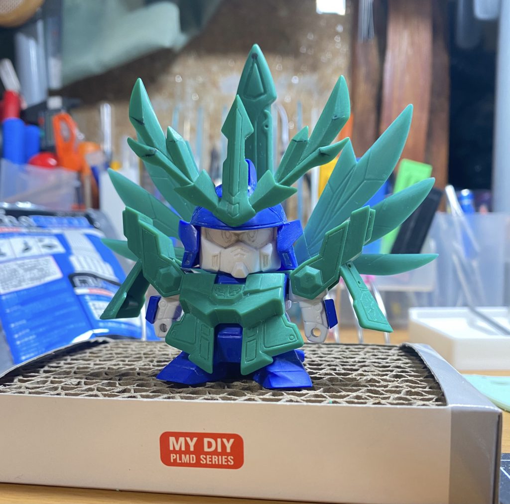 製作途中。合わせ目消し、表面処理、スジボリが主な作業工程です。