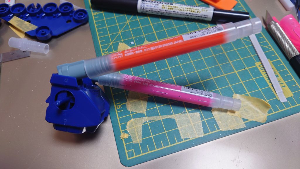 キャノン砲は会社で使いきって出なくなった蛍光ペン。