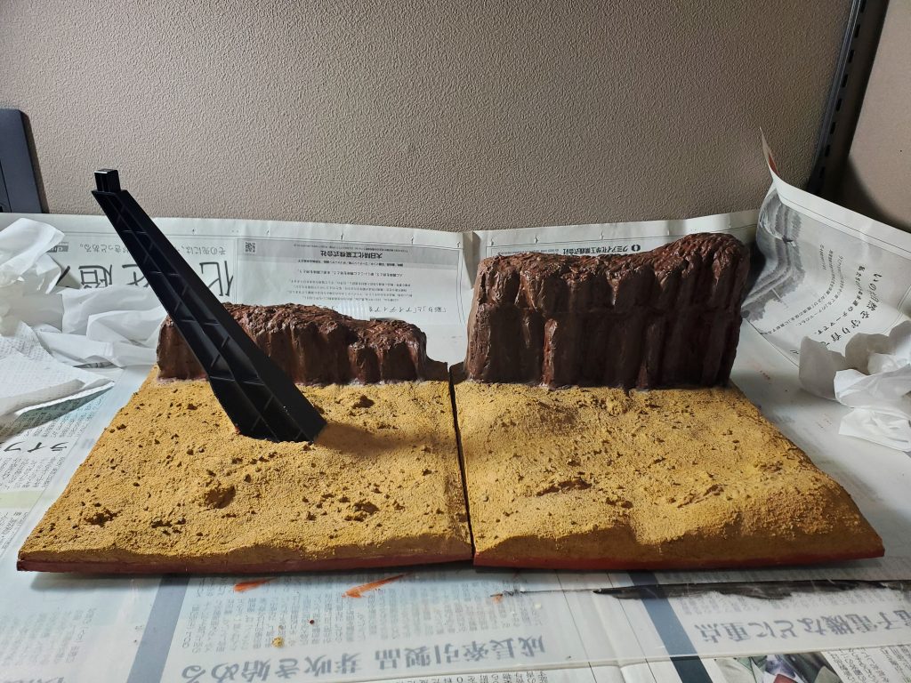 ここまでみていただいた方ありがとうございます。おいおい、右のジオラマしかつかってないけど、左のジオラマはなんなん?ってなってくれたかた(いないだろうけど)そうです!詳しい人なら何の土台がわかるはず!そして、そいつの製作中に事件はおきます…燃え尽きた…完全に燃え尽きた…