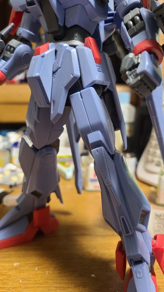 改修工程胴の延長はただ伸ばすだけだと単調すぎるので彫ってそれっぽくしてます。