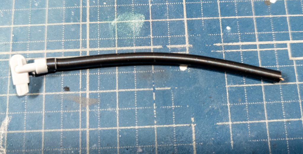 そこにスプリングを通して。