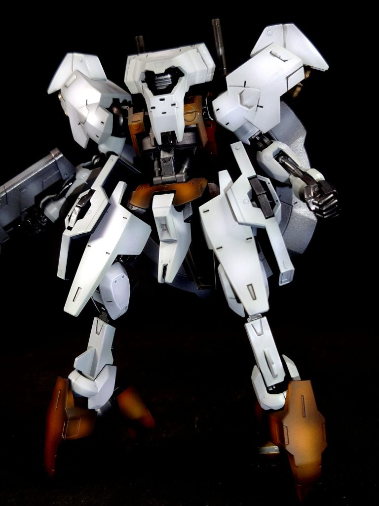 今回は白色をメインに！主役機っぽい？