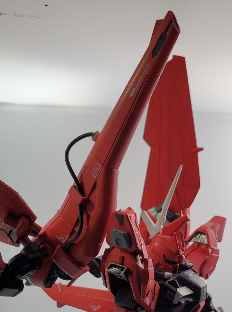 肩から構えることも可能です。