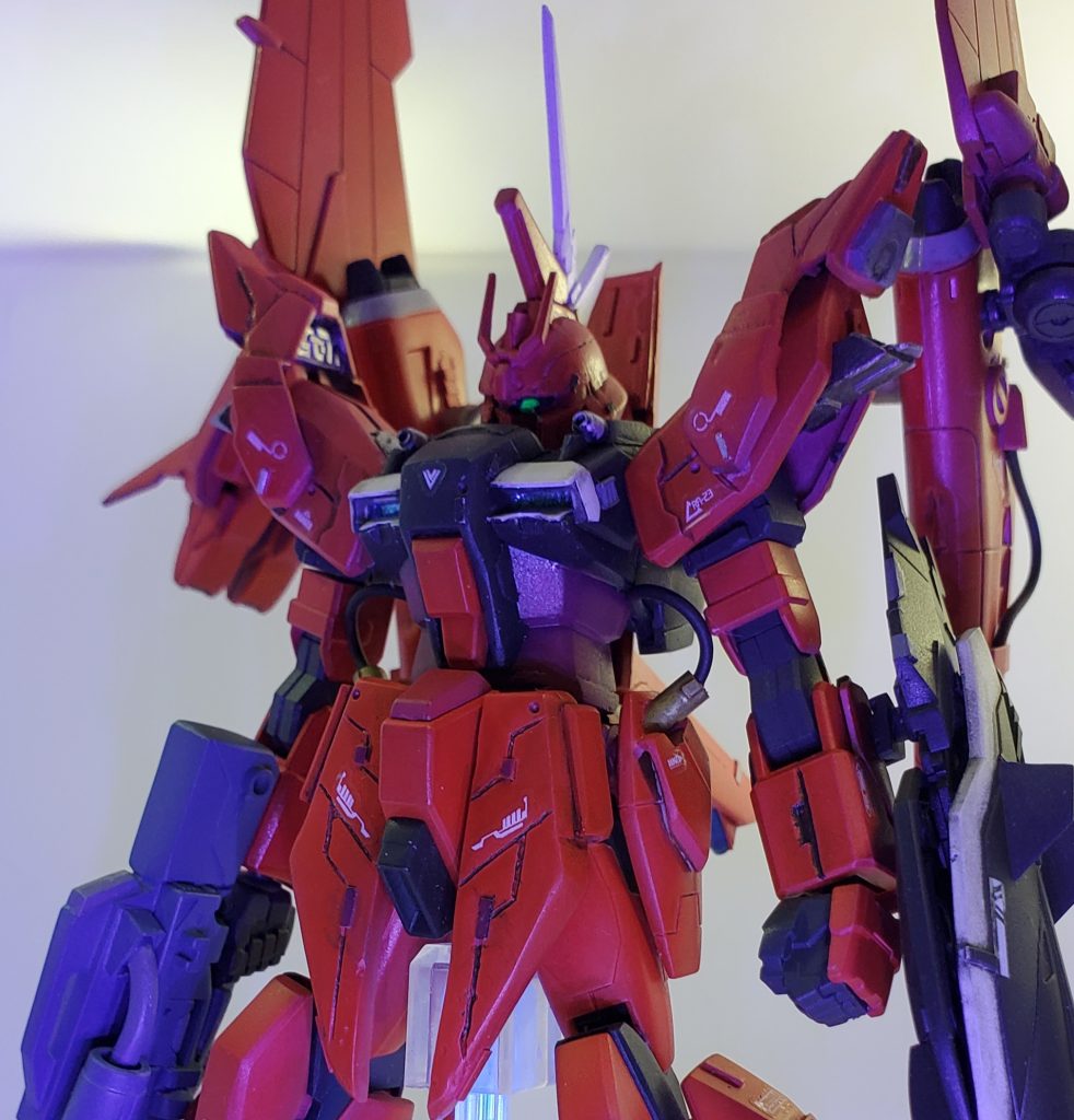 ツインアイのガンダム顔からモノアイのジオン顔にしてバウらしさが出せました。最後までご覧いただきありがとうございました。他の作品も見ていただけると嬉しいです。