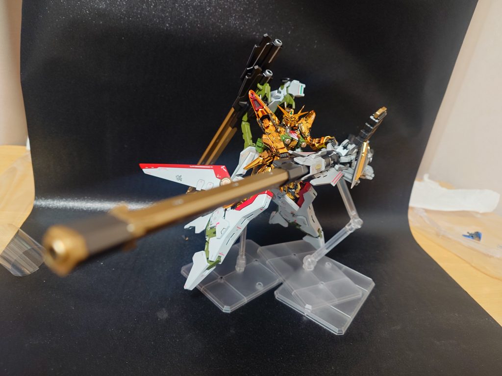 ゼウスとアカツキ全般の撮影に活躍していただいた１００均包装紙さんに感謝を・・。願わくばお値段数倍でも全然いいのでもう１.５倍のサイズが欲しいです・・！