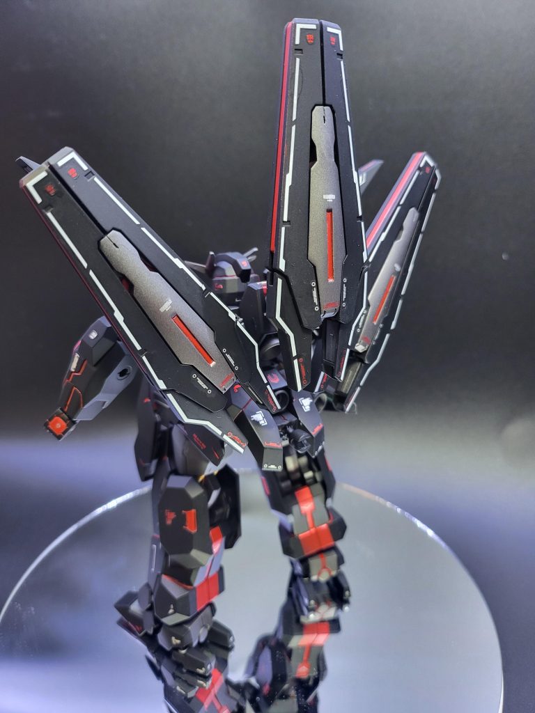 塗装は赤はいつものシルバーからのクリアルージュ黒はサーフェイサーエヴォブラック仕上げ!フレームはガンメタグレーはレジェンドグレー!