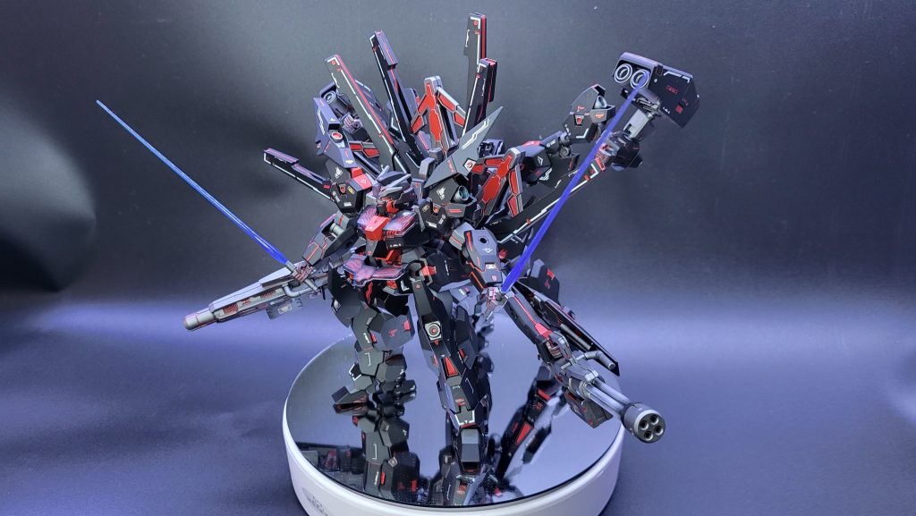 ガンダムダークルブリスウルソーン(フルウエポンモード)4つ足6本腕