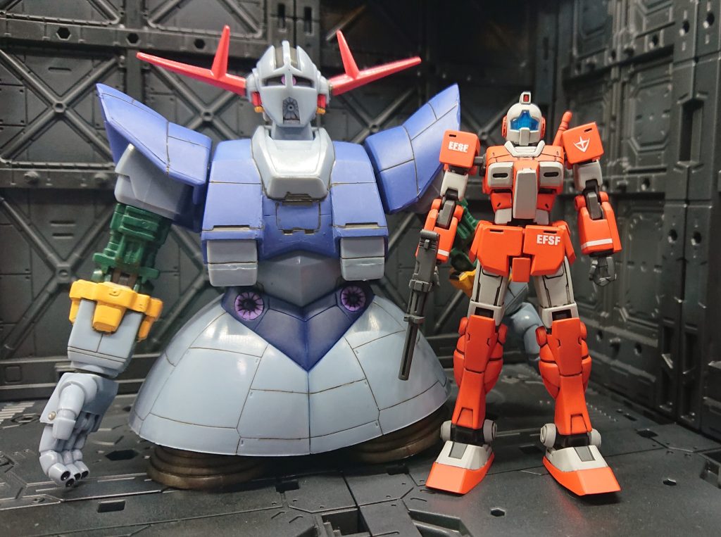 MIAのジオングと記念撮影MIAジオングの大きさが10.5〜11cmくらいですので、1/200よりは少し小さいですが市販品の中では最も近いスケールになるのかな？　 