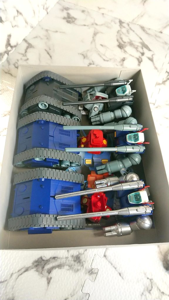 ちなみに箱にしまうやり方はこうやって収納します