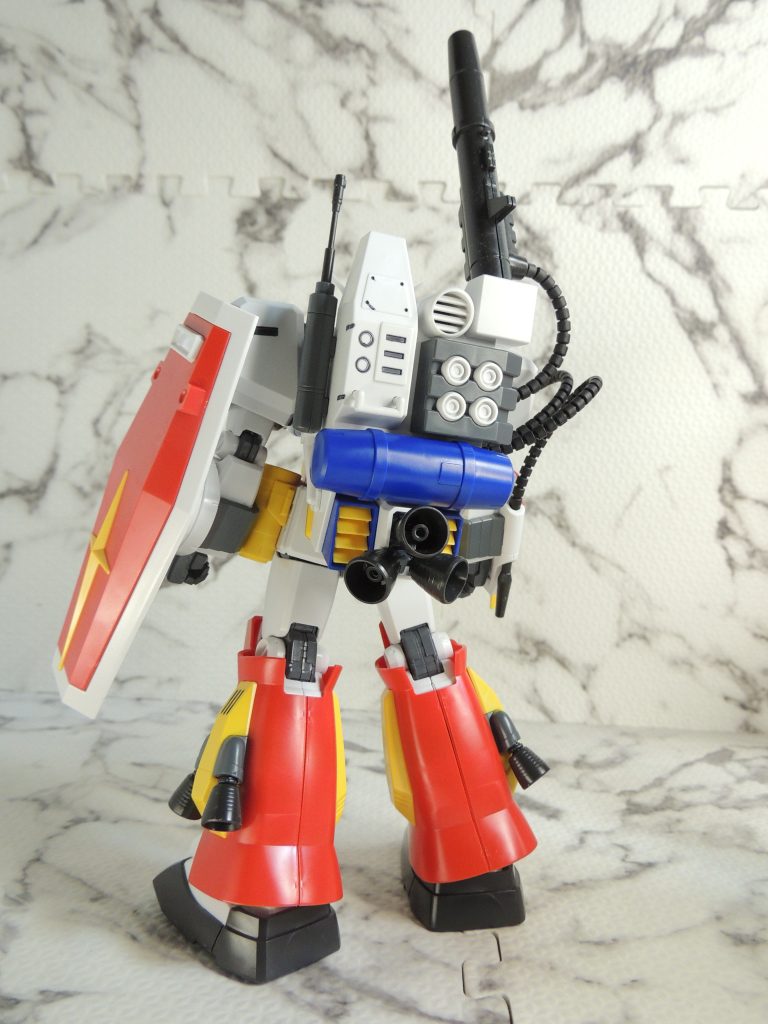 これはメルカリで未組立品を購入したのですが、出品者は神奈川県の方で箱には地元のおもちゃ屋の値札が付いていて、海を渡ってあっち行ったりこっち行ったりでお帰りってちょっと感動しました