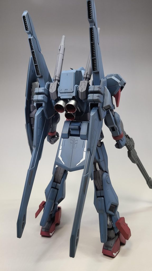 そんなキットですのでちょっとした改修とスジ彫り、塗り分けくらいでフィニッシュです。キットのままだとめちゃくちゃ脚長なのに対して胴が短すぎるので1？1.5？ミリ延長してます。