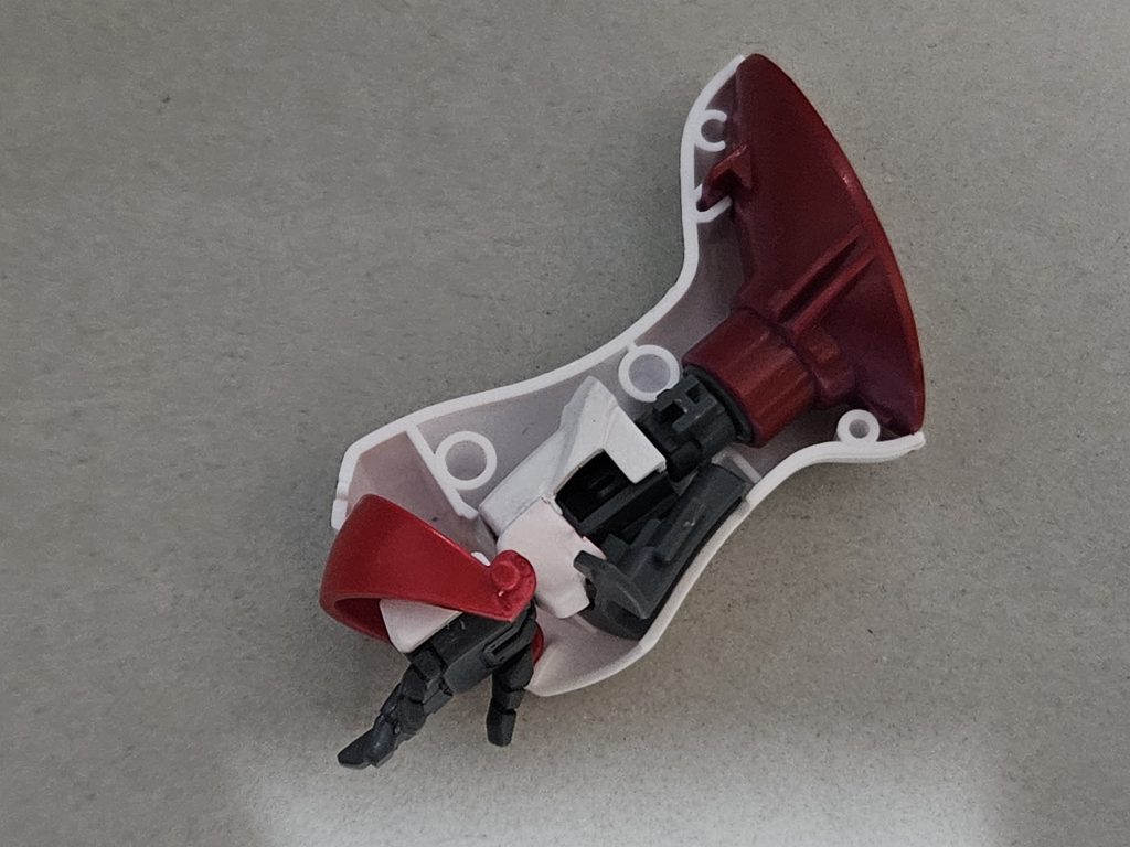 キュベレイ 腕内部ウイングゼロ炎の腕を加工して取り付けてあります。ジョイントにはめ込んであるので分解も可能。丁度いいサイズにフィットしました。