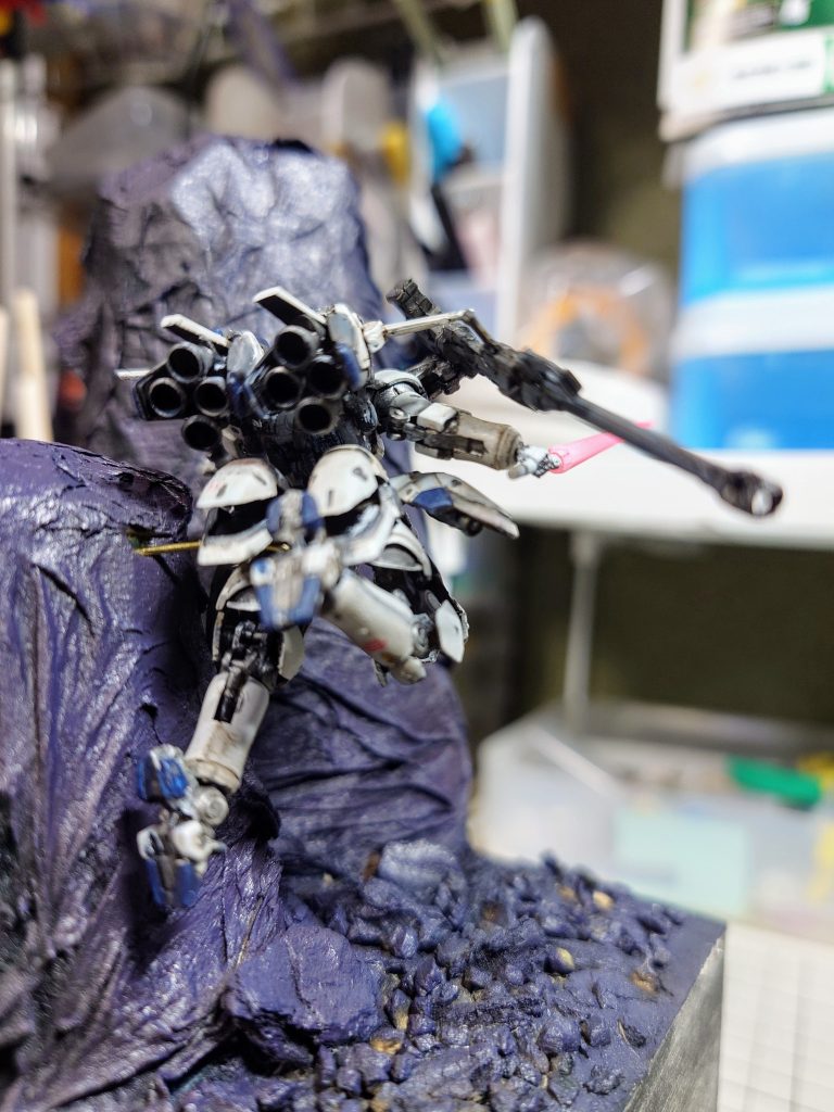 地味にバーニア展開状態も再現してみました！パーツがどっかに飛んでった時は、冷や汗がだらりと・・・。