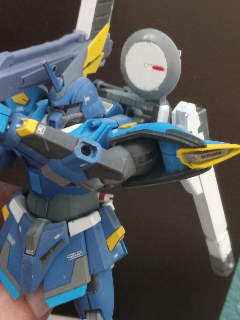 古いガンナーザクウォーリアのバックパックといくつかの追加パーツを使用しました