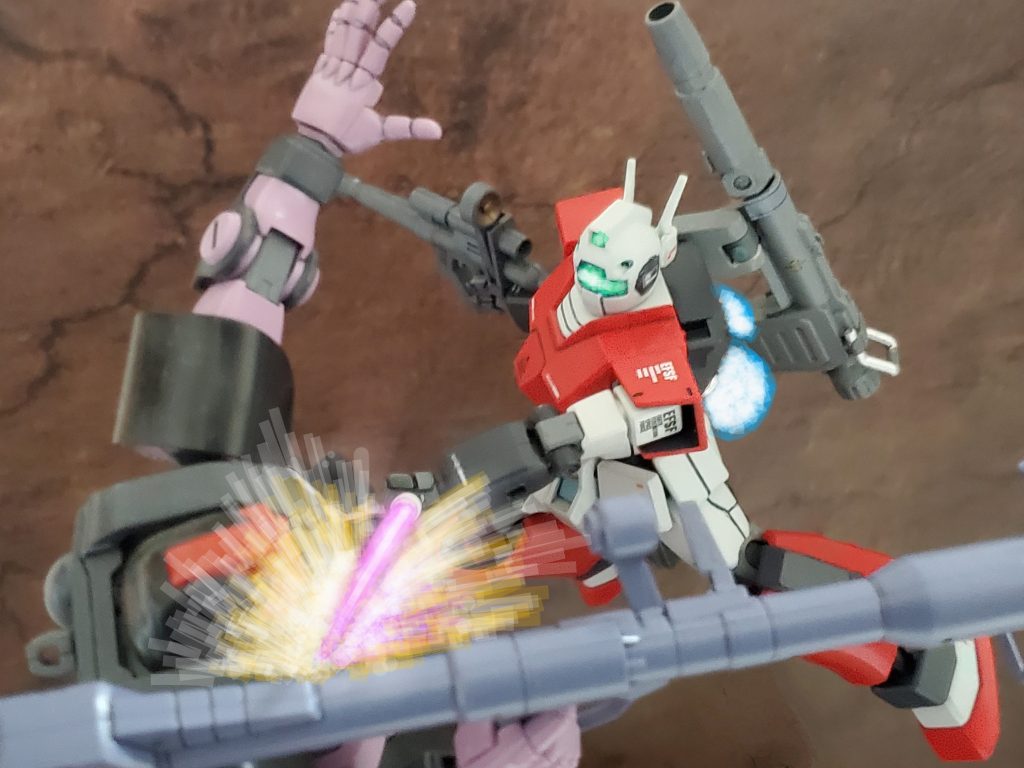 要塞内部での戦闘に決着が着く頃、外では出現した巨大MAをRX-78-2『ガンダム』が撃破💥地球連邦軍はソロモン攻略戦に勝利👊✨第4小隊は誰1人欠ける事なくソロモン戦を戦い抜いたのである😌そして地球連邦軍はジオンへの進行の足掛かりを得て、次なる目標『宇宙要塞ア・バオア・クー』へ進軍するのであった……💫以上、私の妄想イメージによるRGM-79C-E 先行試作型ジムキャノンの活躍でした~😊🎶