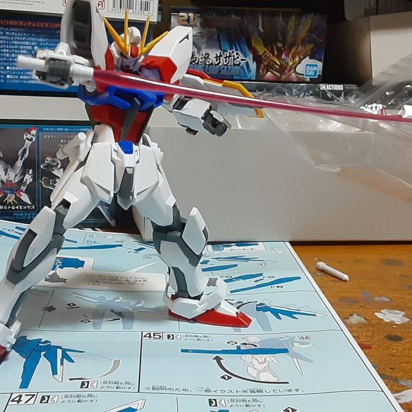 ビルドストライクまだ作ったことなかったので。RG版みたく肩アーマー小さめにしたいな。バックパックもこれ用に自作したいな。これを買った理由他に二つ、強化ライフルをあのレールガン作るベースにしようかと❗あとちょっとボリュームアップしたら丁度良さそう。してムウ専用ウィンダム用のオリジナルストライカー、これベースで行こう‼️ところでいつになったらSEEDFREEDOMのデカールセット出るんですかね、もうしびれ切らして海外のやつ買った…（2枚目）