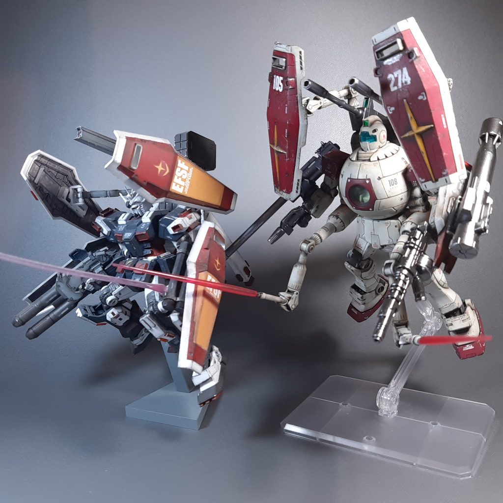 以前作った、フルアーマーガンダム(サンダーボルトVer)と一緒に。ボムの方が大きく見える・・・。