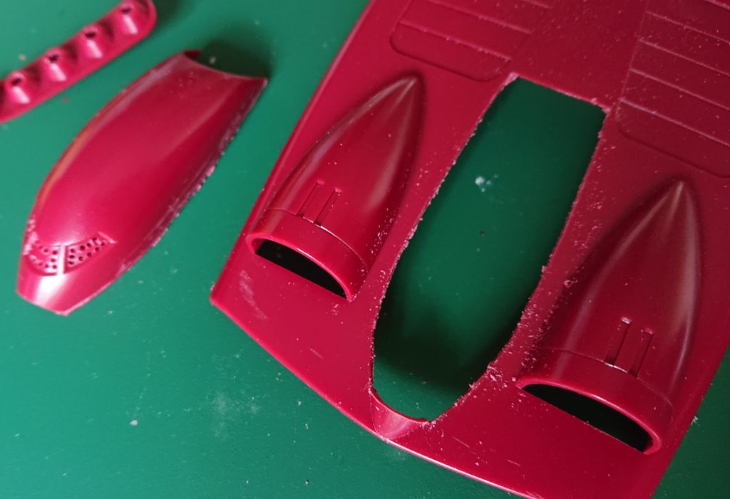 今回、ガンダムベースで買えたので、思いきっての製作です😊価格がもともと安いためか転売ヤーの餌食にもならず、40年も前のオモチャがいつでも新品で買えるとはありがたいですねぇ。