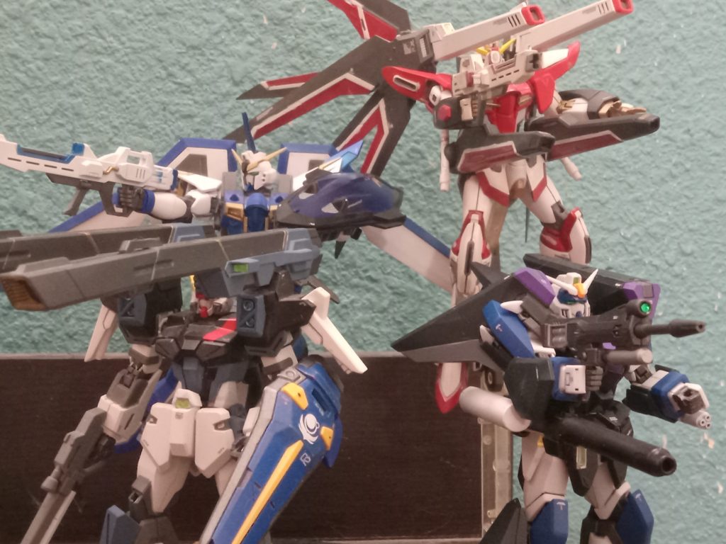 この最後の画像は、別の宇宙時代の宇宙の私の設定の一部です。その中で、これらの4つのマシンはGプロジェクトです